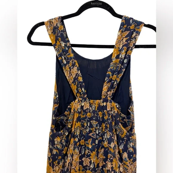 Sezane Maxi Dress in Elegant Black with Flowing Silhouette - Picture 10 of 13